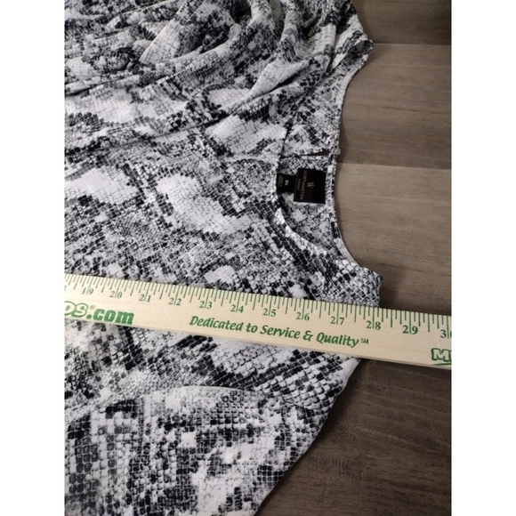 Worthington Black and White Relaxed 3/4 Sleeve Blouse - Picture 9 of 10